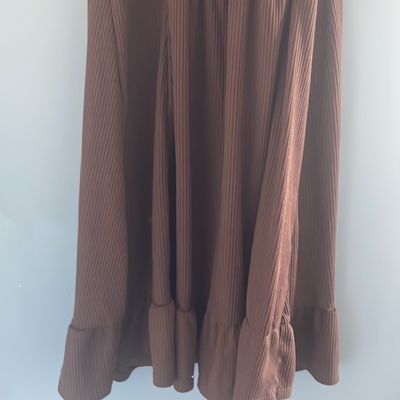 BROWN DRESS - Picture 4 of 4